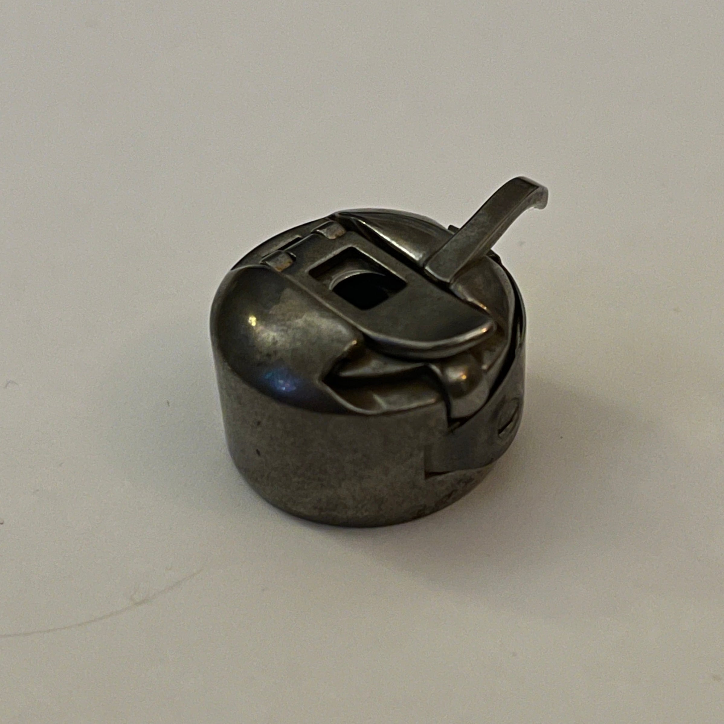 #125291 Bobbin Case; by Singer Sewing Co. - reJUNKshop