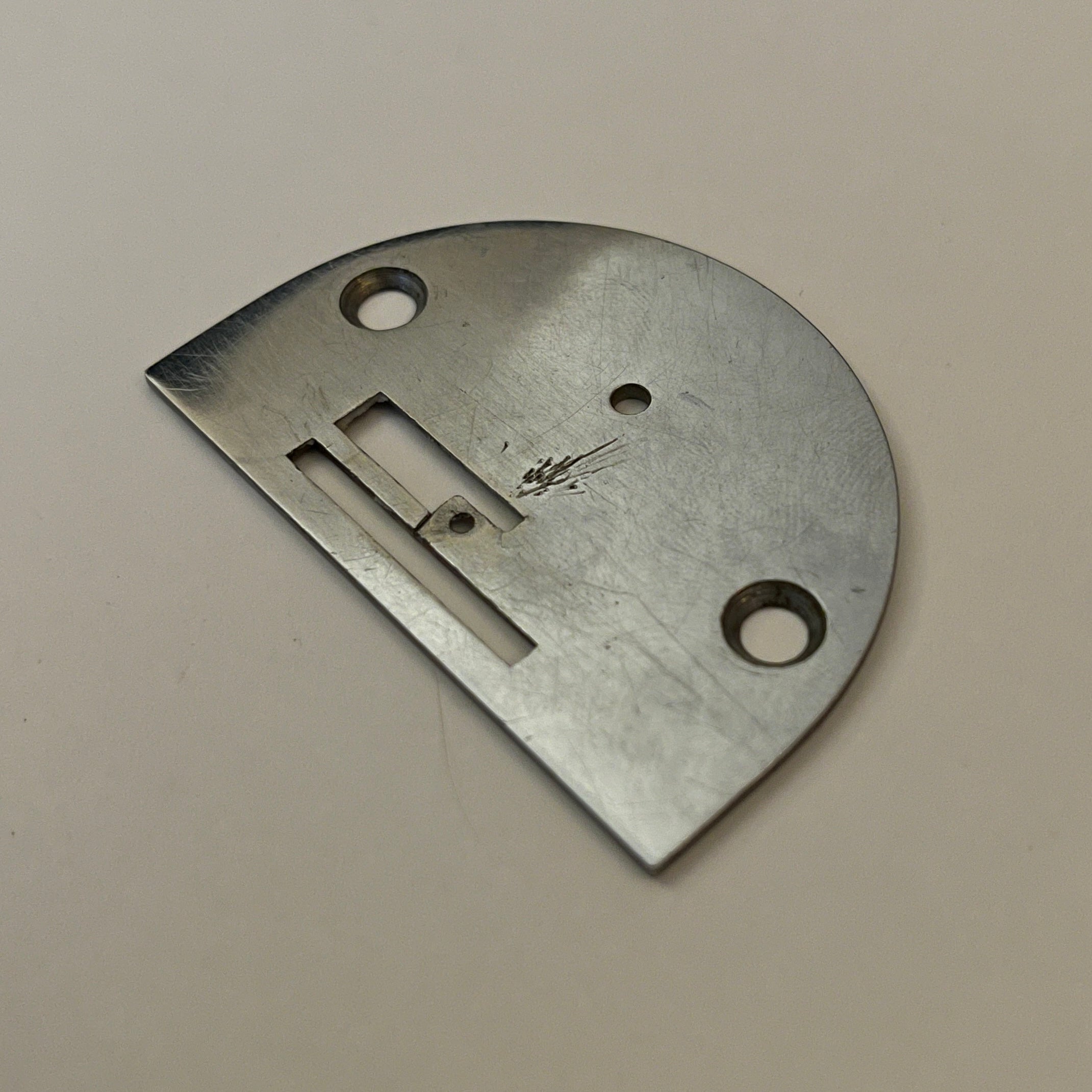 #125319 Needle Throat Plate for 15-201; by Singer Sewing Co. - reJUNKshop